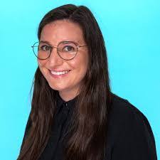 Veronica Semler's Instagram, Twitter & Facebook