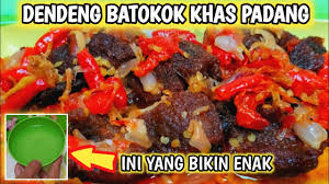 Setelah sambai cabe ijo matang dari tumisan, ambil dendeng yang sudah dibuat tadi dan sajikan bersama dengan siraman sambal cabe. Resep Dendeng Batokok Khas Padang Dendeng Balado Empuk Youtube