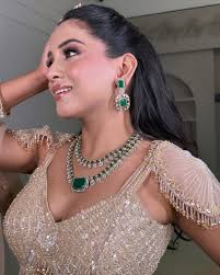 VAISHNAVI RAVTOLE SURAT (@vaishnavi_ravtole_makeover) • Instagram photos  and videos