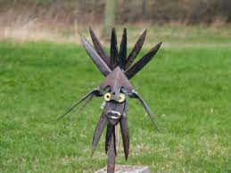 chambres d hotes a chatillon sur indre 36 bed and breakfast masque cisailles ancien fer a repasser sculptures en metal bois et outils recycles sculpture d art metal art des jardins decorations de