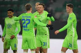 Includes the latest news stories, results, fixtures, video and audio. 3 0 Sieg Gegen Sc Freiburg Vfl Wolfsburg Sturmt Auf Platz Drei Fussball Stuttgarter Nachrichten