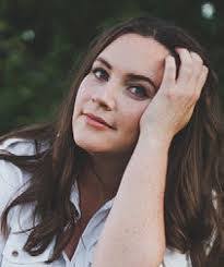 Elinor Rush's Instagram, Twitter & Facebook