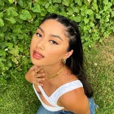 Niki Lynn's Instagram, Twitter & Facebook