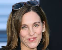 Power Rangers 30th Anniversary Reunion Won't See Amy Jo Johnson In The Pink