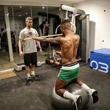 Cristiano ronaldo skills in hd ‼️ cristiano ronaldo in hd. Vinicius Hat Den Korper In Quarantane Gepumpt Er Arbeitet Zweimal Taglich Mit Einem Personlichen Trainer Folgt Ronaldos Fitnessphilosophie La Liga Cristiano Ronaldo Real