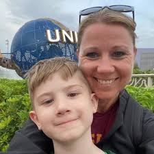 Kristen Whitman (@kdrhodes)