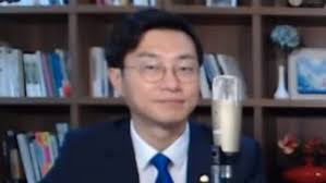 .□ 개관식은 언택트 방식으로 서순탁 서울시립대학교 총장, 서정협 서울시장 권한대행, 김인호 서울시의회 의장, 유덕열 동대문구청장, 장경태 더불어민주당 국회의원의 축사와 서울시립대학교. êµ­ë¯¼ì˜íž˜ ê°œì†Œë¦¬ ì•¼ë‹¹ ë¹„í•˜ë°œì–¸ ìž¥ê²½íƒœ ìœ¤ë¦¬ìœ„ì— ì œì†Œ