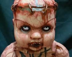 Mejor vendido No satanás satánico lucifer pentagrama muerto asesino niño  muñeca Estilo espeluznante lindo terror aterrador figura retro con pintura  a mano 14 pulgadas.