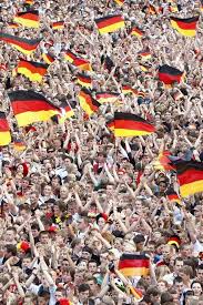 Die besten fans der bundesliga. Pin Von Juan Gamino Auf Germany Deutschland Fussball Fussball Fanmeile