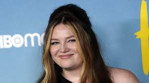 Hacks' Scene-Stealer Megan Stalter To Star In Hannah Pearl Utt Pic 'Cora  Bora'