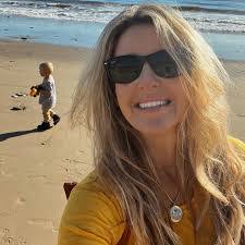 Rebecca Capps's Instagram, Twitter & Facebook