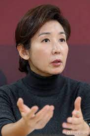 남편 칫솔에 몰래 락스 뿌린 아내 집행유예 받았다는데. ë‚˜ê²½ì› ë‚˜ê²½ì˜ ë¹„íŒ ë°˜ë°• ì£¼ê±°ë³µì§€ ë‚˜ì´íŒ…ê²Œì¼ ë  ê²ƒ ë¨¸ë‹ˆíˆ¬ë°ì´