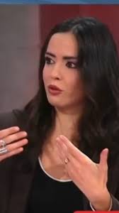 Contrapoder, sexta-feira. , Já aqui disse que não tenho uma posição  definida sobre o uso da burqa porque entro em dilemas éticos em qualquer  posição. Mas isto é uma lei estranha num país onde quase ...