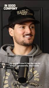 NEW POD WEDNESDAY! 🎉 This week