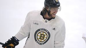 Viggo rohl pastrnak on david pastrnak's instagram. Bruins David Pastrnak Delivers Early Christmas Gift To Boston Nurse