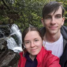 Laura (@_laura.burn_) • Instagram photos and videos