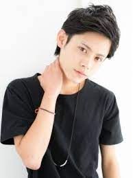 彼に教えたい すたれない 黒髪 男前 の大人の男向けヘアスタイル メンズ ヘアスタイル メンズ ヘアスタイル ツーブロック ヘアスタイル