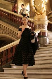 Emily in paris:10 major flaws of the show that fans chose to ignore 29 january 2021 | screen rant. Ridicule The French Reaction To Emily In Paris The New York Times