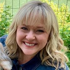 Holly Foote's Instagram, Twitter & Facebook