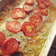 Ein Rezept Aus Sudfrankreich Fisch Mit Zuchchini Schuppen Aus Dem Backofen Schnell Zubereitet Und D Viktoriabarsch Mediterrane Ernahrung Lebensmittel Essen