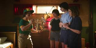 It's important to remember that stranger things 2 is supposed to be a sequel to stranger things stranger things 2 builds upon the themes and arcs introduced in the first season, but introduces just enough new characters and settings that it. B6b Stranger Things Season 3 Episodes 1 2 Review Wgfx Fm