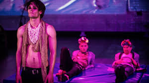 He is an actor, known for plynace wiezowce (2013), krew z krwi (2012) and sexify. Bartosz Gelner Nie Chcialbym Zostac Zapamietany Jako Ladny Chlopiec Tylko Dobry Aktor
