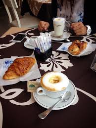 Colazioni, degustazione vini e birre, aperitivi. Caffe O Cappuccino Il Rito Delle Colazioni Nei Bar Di Bergamo