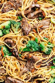 20 Minute Garlic Beef And Broccoli Lo Mein 3 Comfort Food Recipes Dinners Beef Dinner Garlic Beef