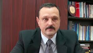 Dezbaterile începeau prin introducerea acuzatului, continua cu jurământul juraţilor, citirea actului de acuzare, apelul părţilor, interogatoriul inculpatului, audierea martorilor, susţinerea rechizitoriului şi pledoariile părţilor. Procesul Penal Al Fostului È™ef De La RutierÄƒ Cluj ContinuÄƒ La Curtea De Apel In PrimÄƒ InstanÈ›Äƒ PoliÈ›iÈ™tii Au Fost AchitaÈ›i Ziar Gazeta De Cluj