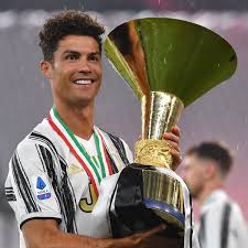 Klasyfikacje generalne sezonu 2020 prowadzone będą w czterech podstawowych klasach. Goal On Twitter Ronaldo Really Loves The Serie A Trophy