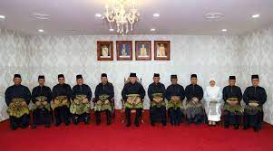 Seorang ahli dewan undangan negeri (adun) yang juga exco kerajaan negeri melaka ditahan pihak polis selepas dipercayai terlibat dengan upacara perjuangan pemberontak tamil eelam (ltte). Sembilan Exco Melaka Angkat Sumpah