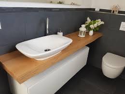 Waschtischplatte Mit Baumkante Einzigartig Und Massgefertigt In 2020 Waschtischplatte Unterschrank Badezimmer Unterschrank