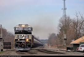 Norfolk Southern Ac44c6m 4043 With Ns Train 66z Turns The First Corner As It Heads Into Alliance Ohio On 4 2 17 Norfolk Southern Train Norfolk