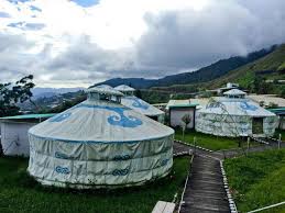 Kundasang, tempat yang sesuai untuk mereka yang ingin bercuti jauh daripada kesibukkan bila sebut sahaja percutian di sabah, pasti ramai antara kita yang akan terfikir tentang kundasang. Kini Saya Hanya Perlu Ke Sabah Untuk Rasai Pengalaman Tidur Dalam Khemah Mongolia