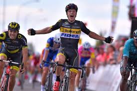 Tot en met 1995 bleef het een amateurkoers, welke in de maand augustus werd verreden en onder verschillende namen plaatsvond. Hermans Wint Vierde Etappe In Ronde Van Wallonie Wielrennen Ed Nl