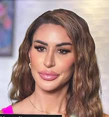 The way I had to rewind because I was like who is this woman… :  r/90DayFiance