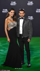 Maybe you would like to learn more about one of these? Ronaldo And Girlfriend Shine On Green Carpet At Fifa S The Best Awards Style Prom Dresses Wife And Girlfriend