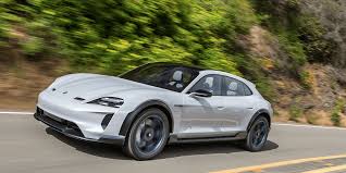 Porsche's taycan cross turismo is the wagon addition to the taycan ev family and will be available midsummer at a starting price of $92,250. Porsche Mission E Cross Turismo Geht In Serie Electrive Net