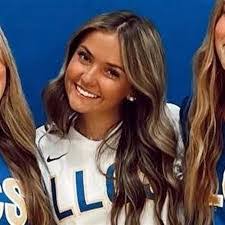 Aubrie Smith's Instagram, Twitter & Facebook