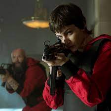 Es una de las atracadoras de la fábrica nacional de moneda y timbre. Money Heist Season 4 Reddit Theory Says Tokio The Only Survivor