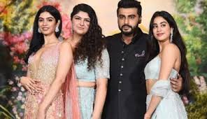 Arjun kapoor loves his sister anshula kapoor to bits and pieces and his instagram posts say it all. Arjun Kapoor Age Girlfriend Family Caste Biography House Networth And More Wikistaar Com