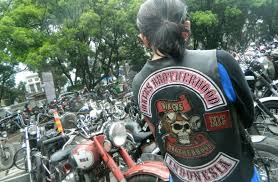 Untuk membuat artikel ini, 12 penyusun, beberapa di antaranya anonim, menyunting dan memperbaiki dari waktu ke waktu. Alasan Banyak Klub Motor Pakai Logo Tengkorak Okezone Otomotif