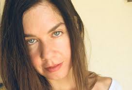 Τις απόλυτες στιγμές ευτυχίας βιώνει η κατερίνα μουτσάτσου, η οποία με αφορμή την άφιξη της στην ελλάδα, βάφτισε τον γιο της. H Katerina Moytsatsoy Eipe Pws O Korwnoios Xtyphse Olh Thn Oikogeneia Ths Sigmalive Magazine