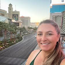 Allison Sharpe (@travelsnacks_) · Instagram photos and Reels