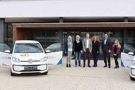 Willkommen auf der startseite ihrer vr bank mecklenburg eg. Zwei Neue Autos Fur Sozialstationen Volksbank Breisgau Markgraflerland Eg