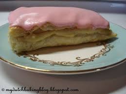 It consists of a layer of puff pastry with a thick layer of vanilla pudding. Tompouce Or Tompoes Napoleons Similar To What S Known As A Napoleon In Western Culture Loved These As A Child I Get These Whe Food Dutch Recipes Desserts