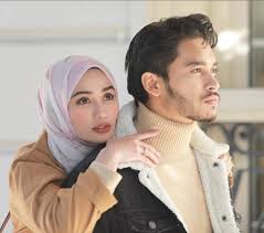Her father is a bruneian mix with bajau, while her mother is a filipino. Mewahnya Mahligai Wawa Zainal Aeril Zafrel Siap Ada Mini Surau Nona