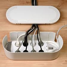 C'est aussi une station de rangement et de rechargement pour les téléphones, tablettes, ds et cie. 18 Idees Pour Cacher Ranger Vos Cables Fils Prises Et Multiprises Organisateur De Cable Range Cables Rangement