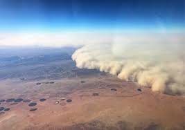 Voir tempête de sable en bouteille et tempête de sable dans un ballon pour les accessoires. Voici A Quoi Ressemble Une Tempete De Sable Vue Du Ciel