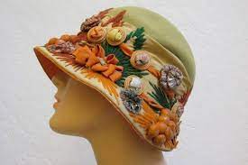 Pin By Nancy Jefferis On I Love Hats Cloches Vintage Hat Boxes Cloche Hat